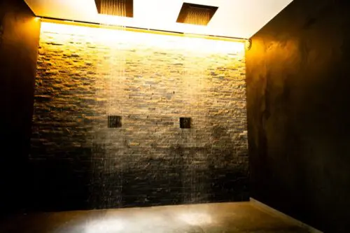 Image de la douche du spa