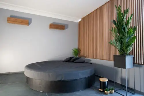 Image du fauteuil rond et gris